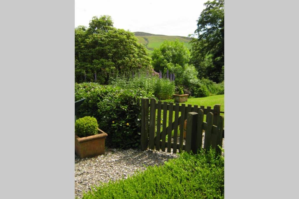 Plas Yn Yale With Mountain Views From All Windows Wrexham Exterior foto